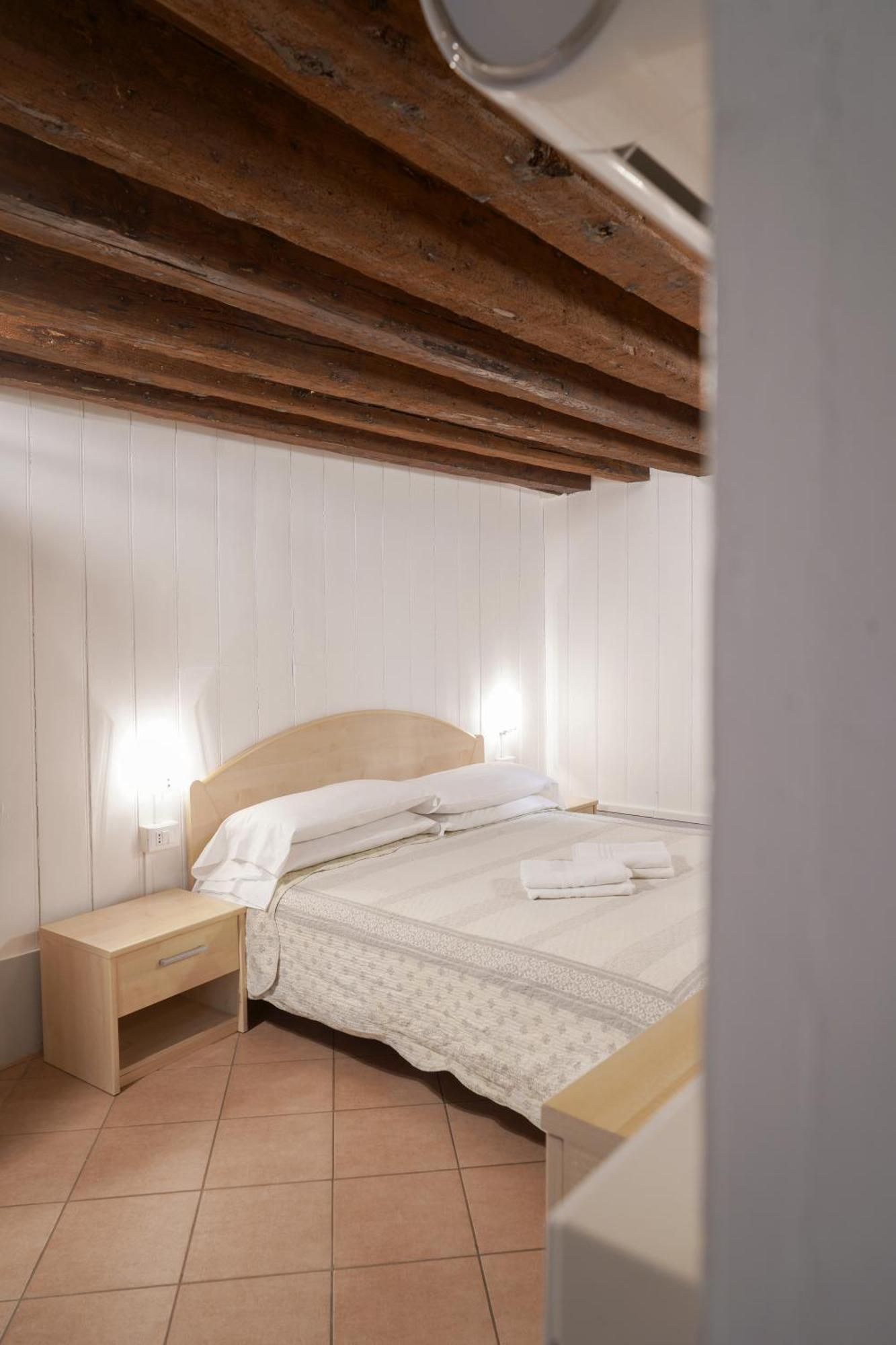 Melusina Apartments Rialto Venice Exterior photo