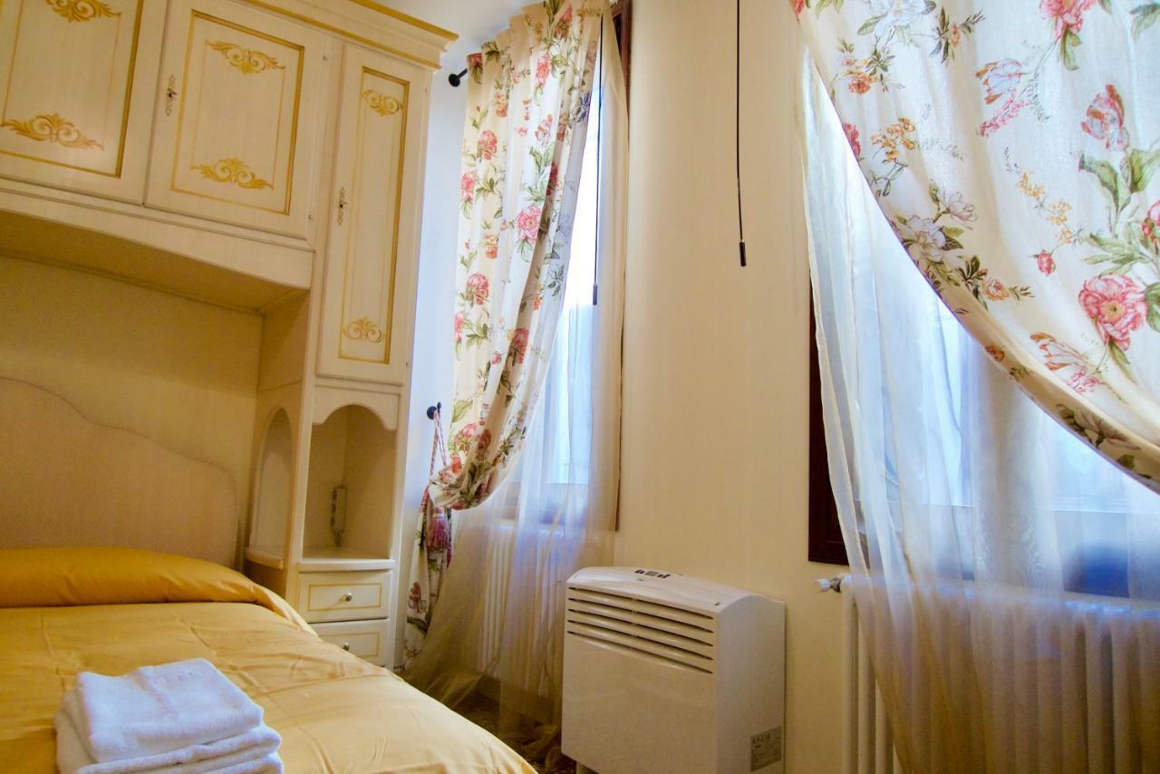 Melusina Apartments Rialto Venice Exterior photo