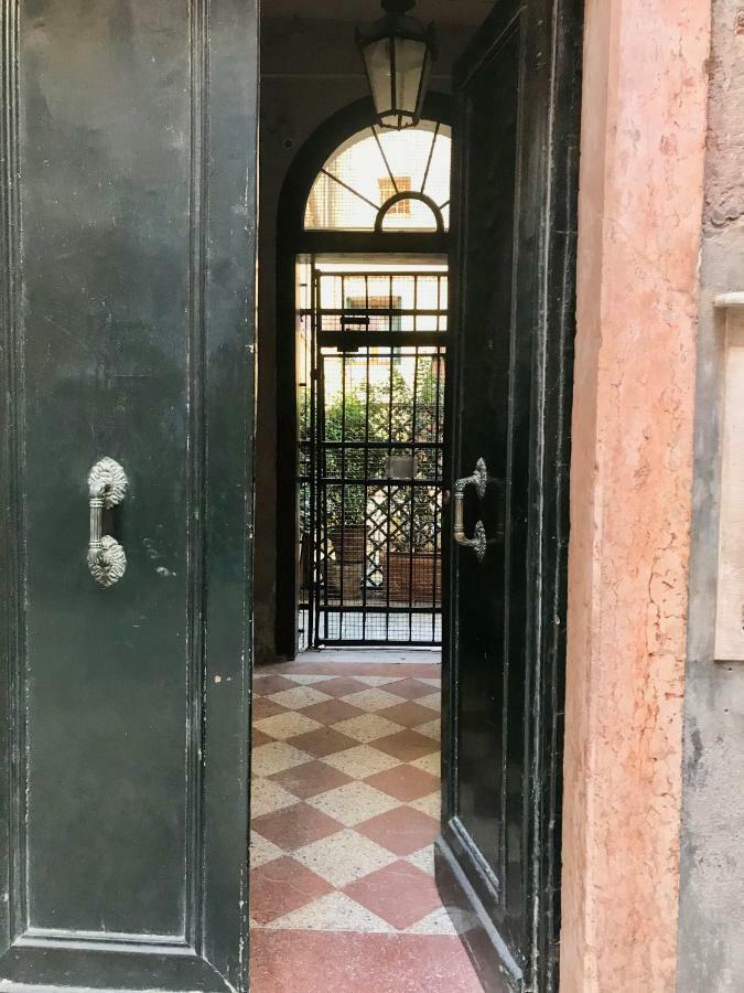 Melusina Apartments Rialto Venice Exterior photo